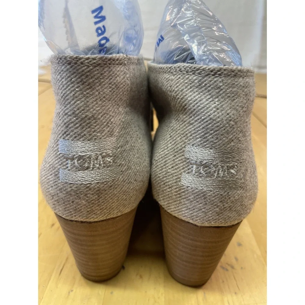TOMS Women's Wedge Neutral Lace Up Canvas Shoes Size 7